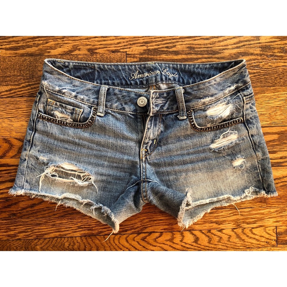 American Eagle lightly destroyed jean shorts